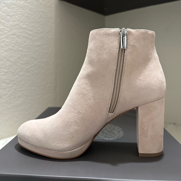 Vince Camuto Isanna Booties - Picture 10 of 16